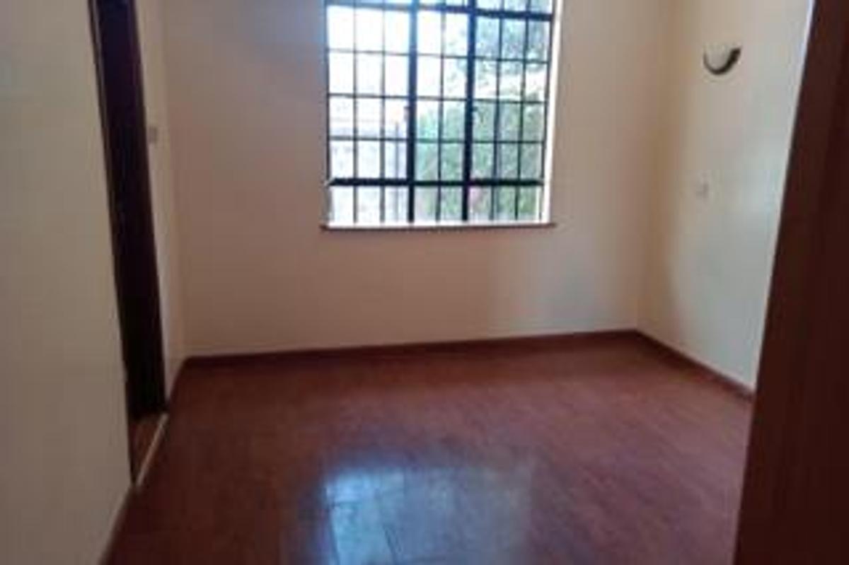 5 Bed Townhouse with En Suite at Lavington Green - 6