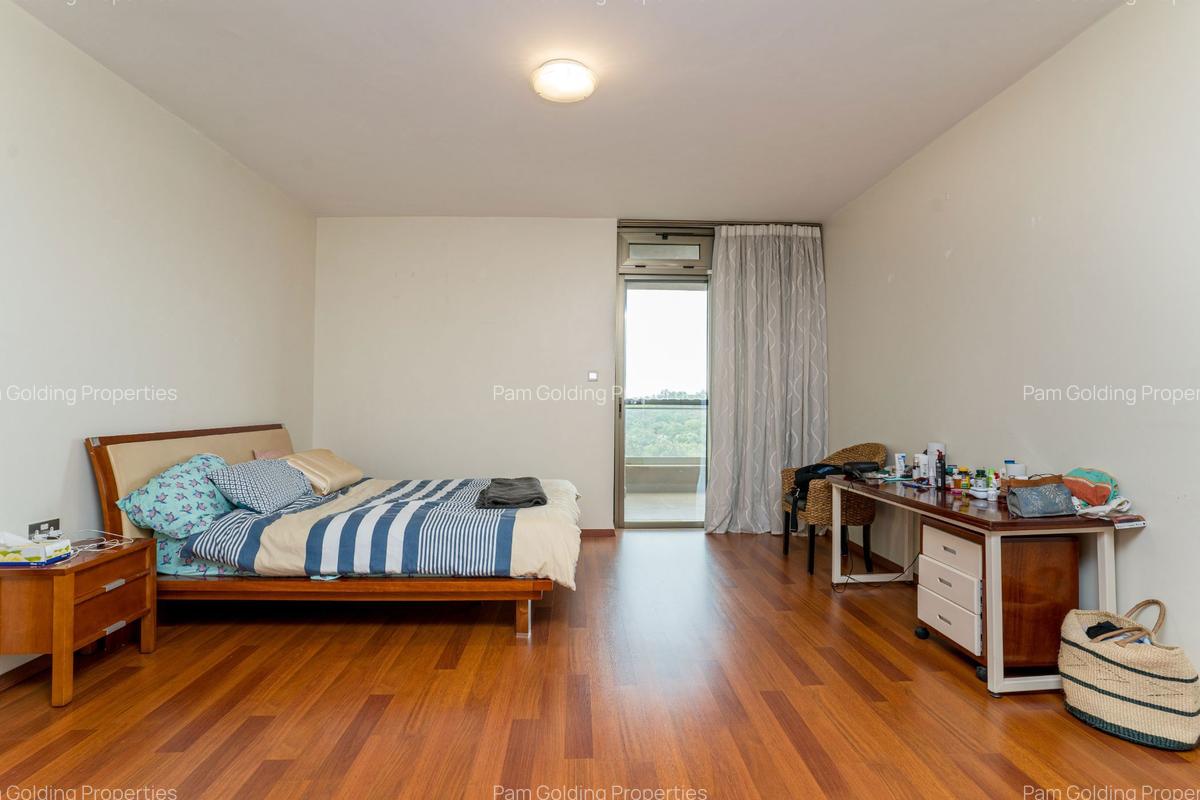 3 Bed Apartment with En Suite at 6Th Parklands Avenue - 8