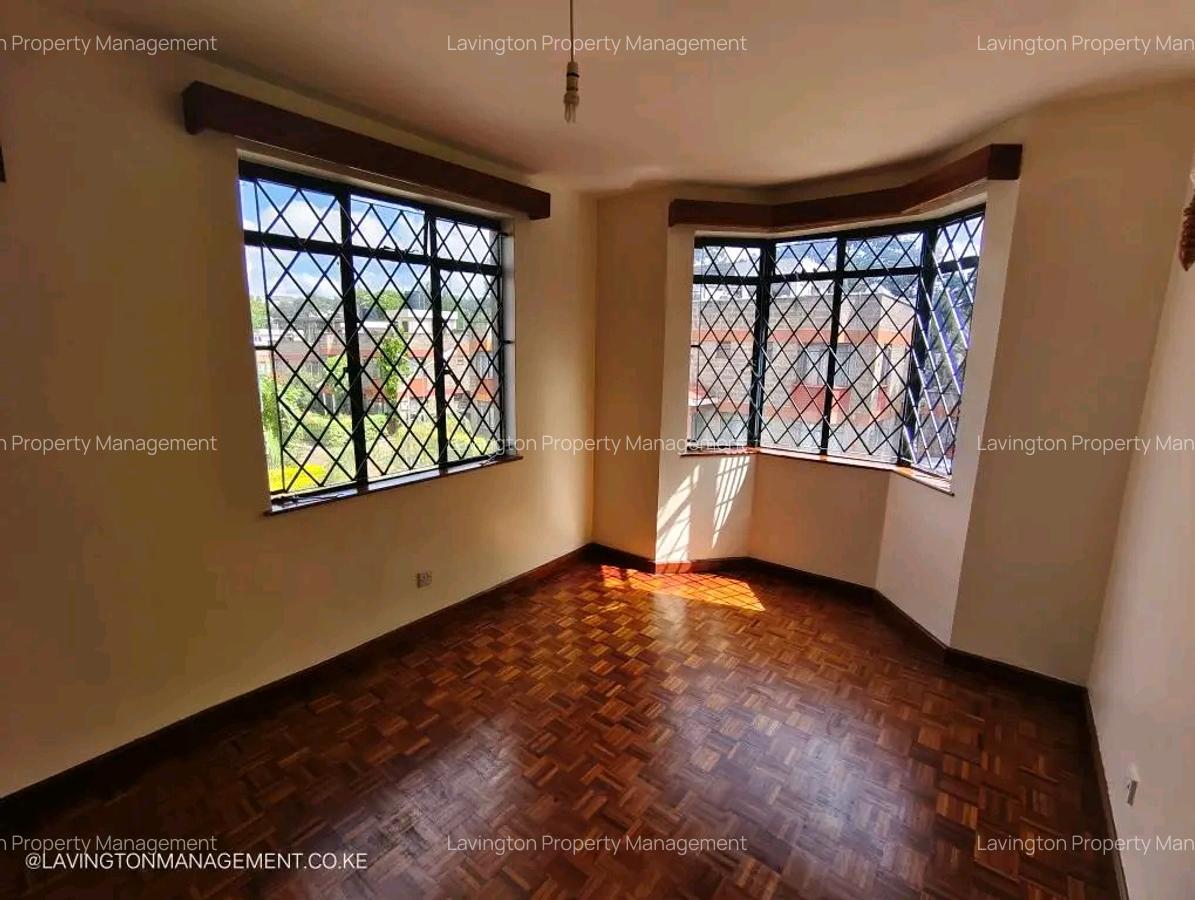 4 Bed Townhouse with En Suite at Lavington Green - 13