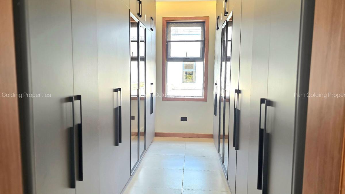 5 Bed House with En Suite in Karen - 14