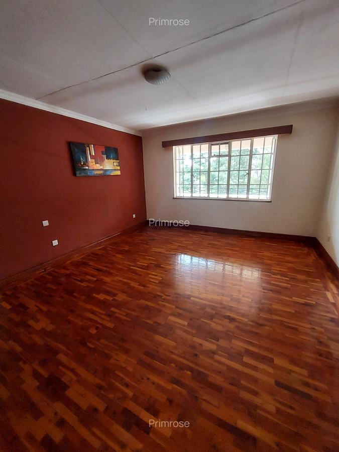 1 Bed Apartment with En Suite in Riverside - 2