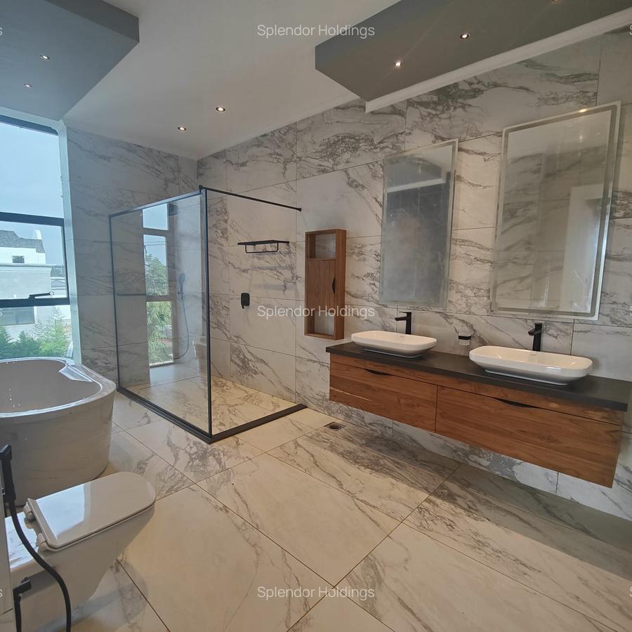 5 Bed Villa with En Suite in Loresho - 14