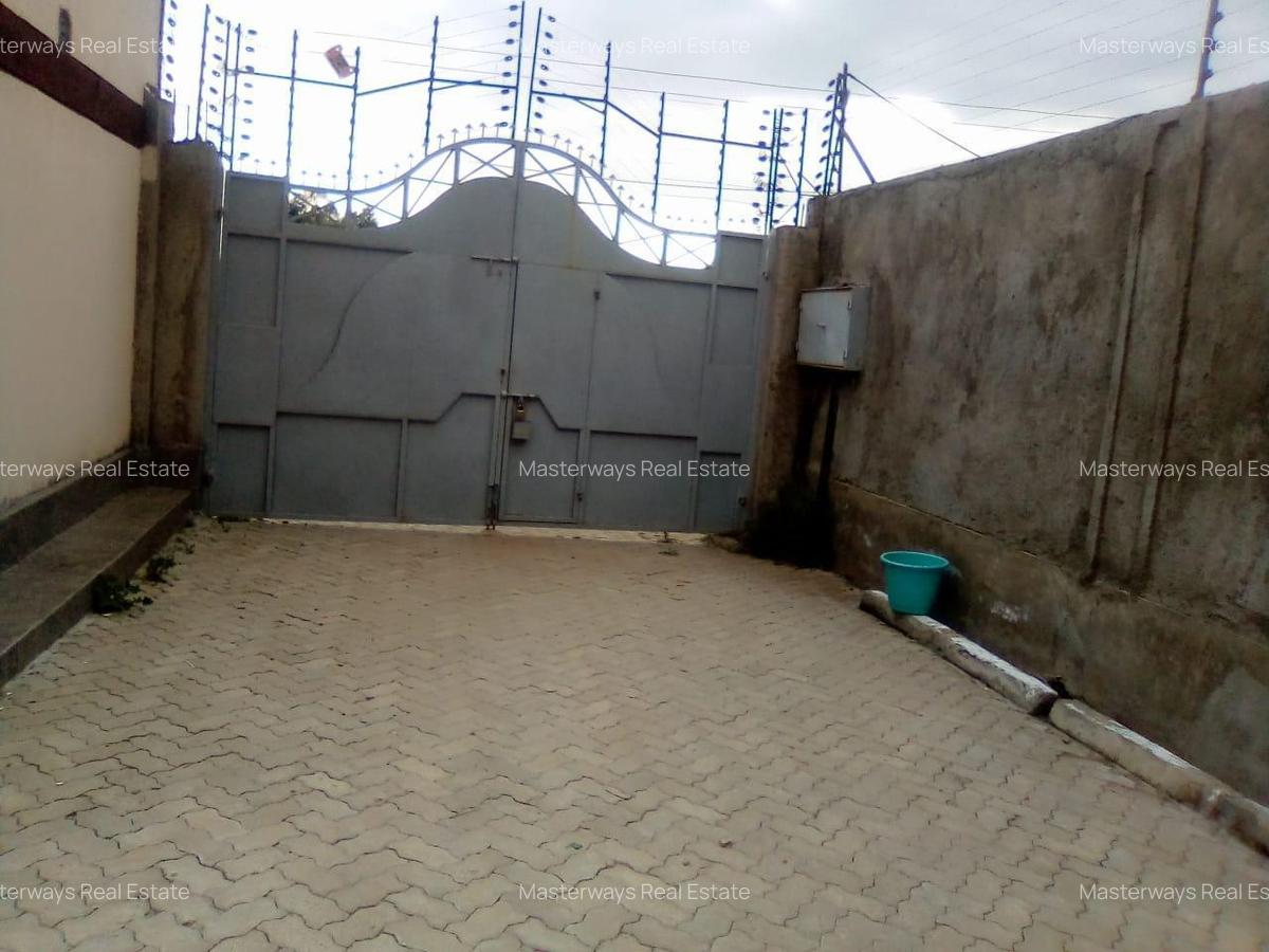 7 Bed House with En Suite at Lanet - 7