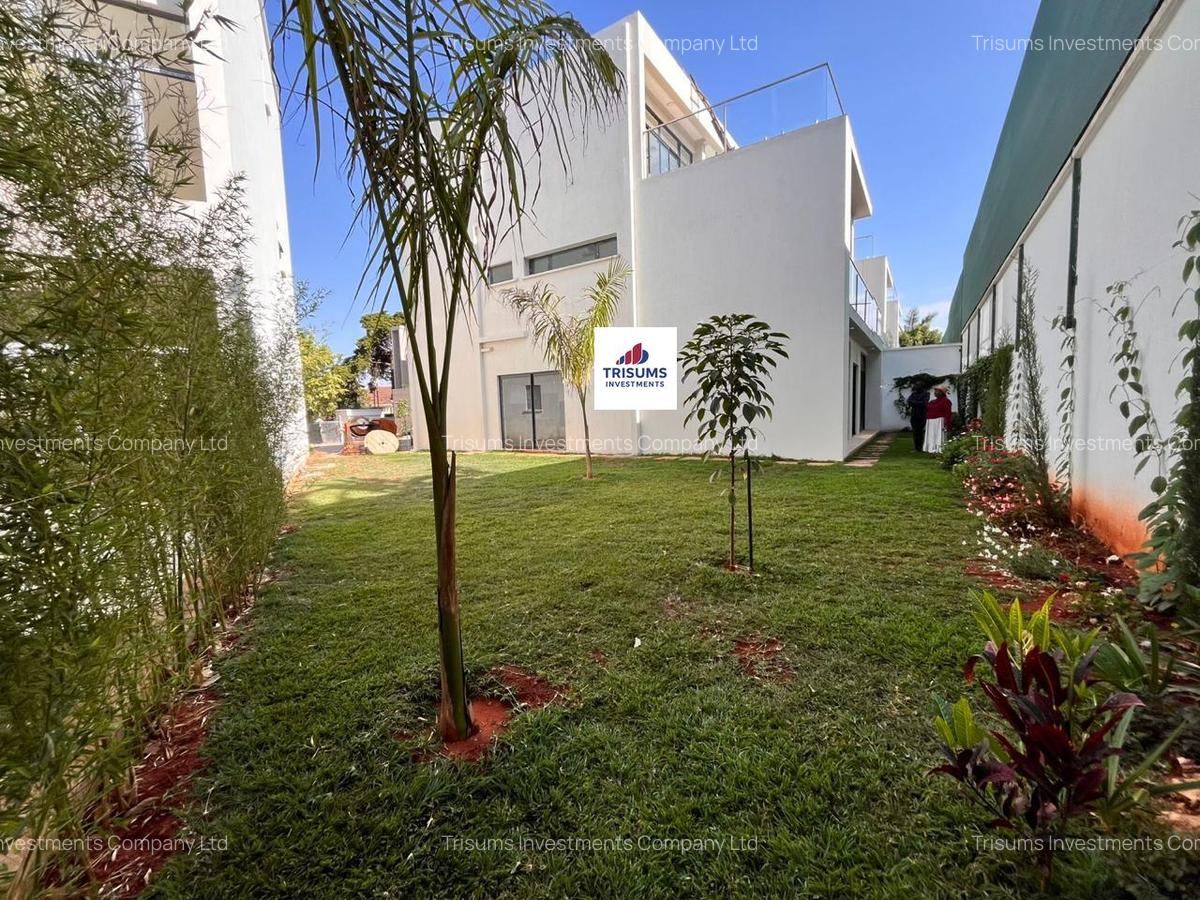 5 Bed Townhouse with En Suite in Lavington - 18