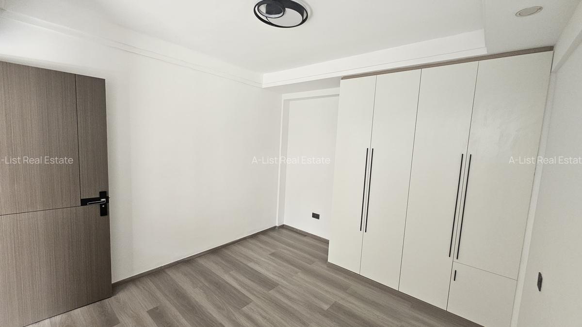 1 Bed Apartment with En Suite at Valley Arcade - 8