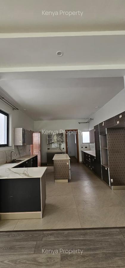 4 Bed Villa with En Suite at Apple Cross - 6