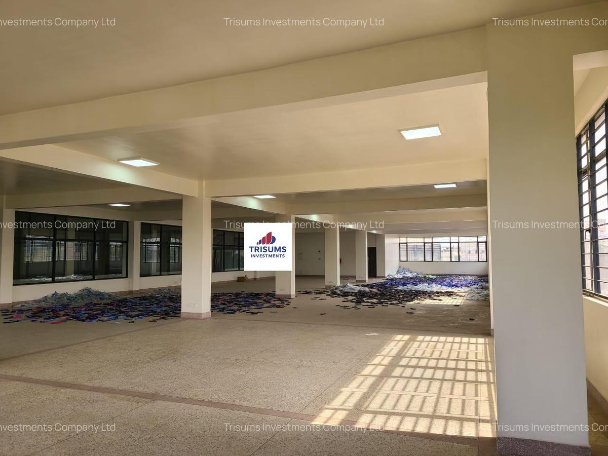 7,209 ft² Warehouse with Fibre Internet in Industrial Area - 8