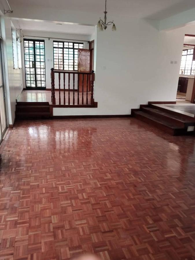 5 Bed Townhouse with En Suite in Lavington - 10