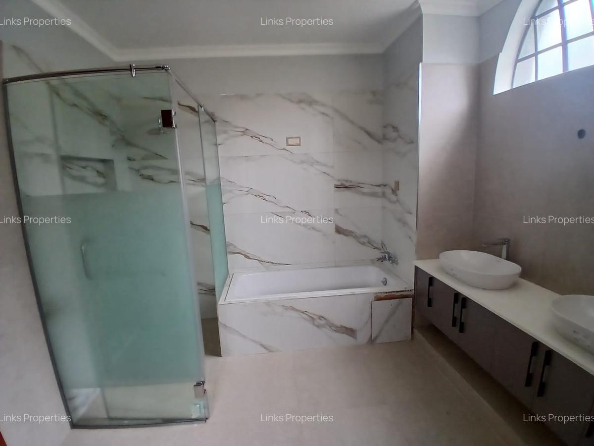 5 Bed Townhouse with En Suite at Karen - 8