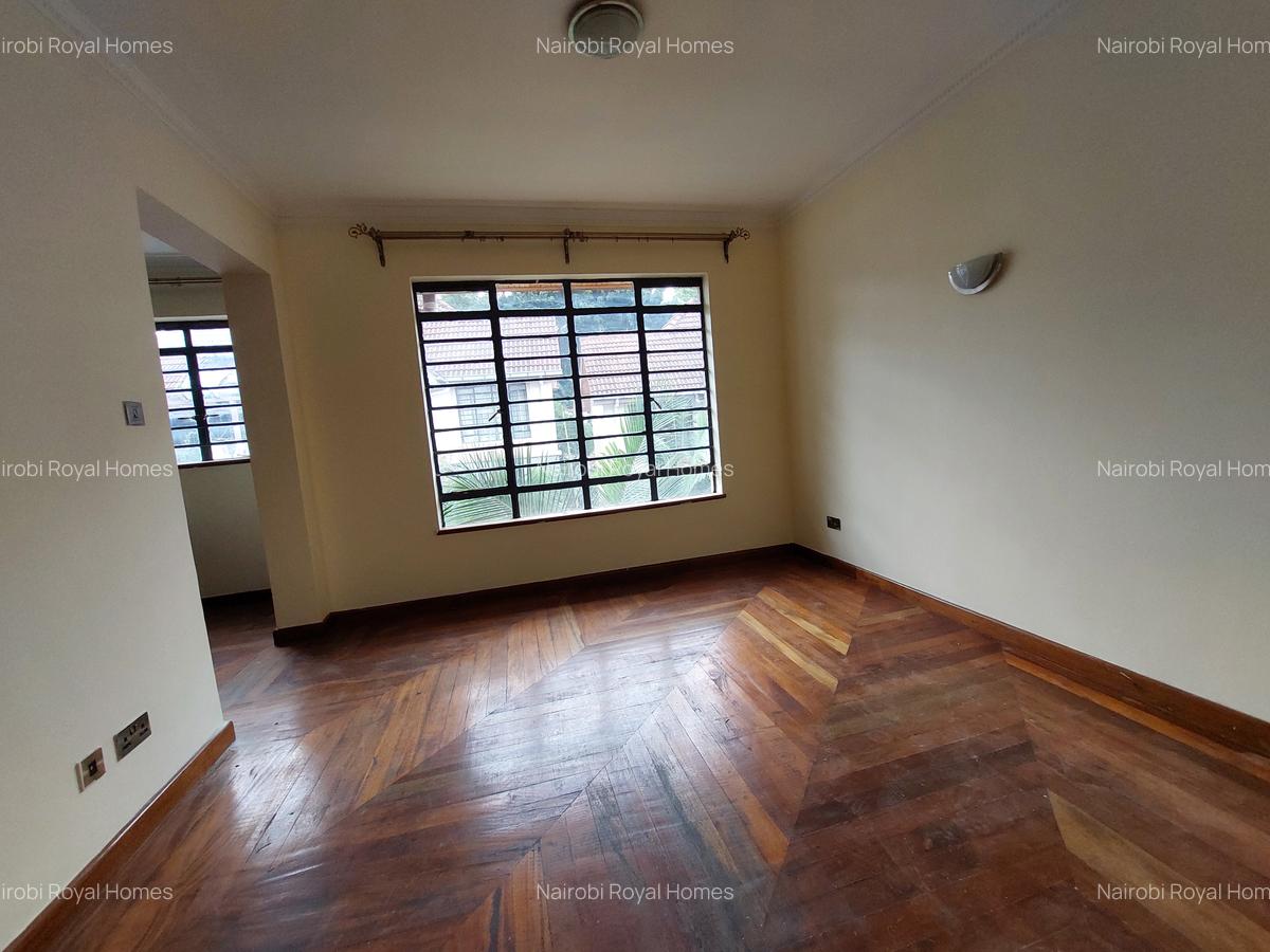 5 Bed Townhouse with En Suite at Convent Drive - 3