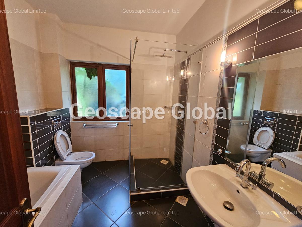 4 Bed House with En Suite in Kitisuru - 11