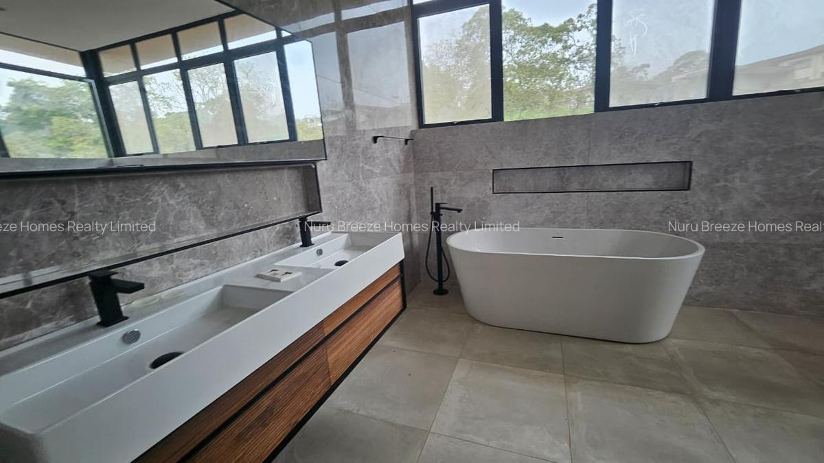 5 Bed House with En Suite in Nyari - 17