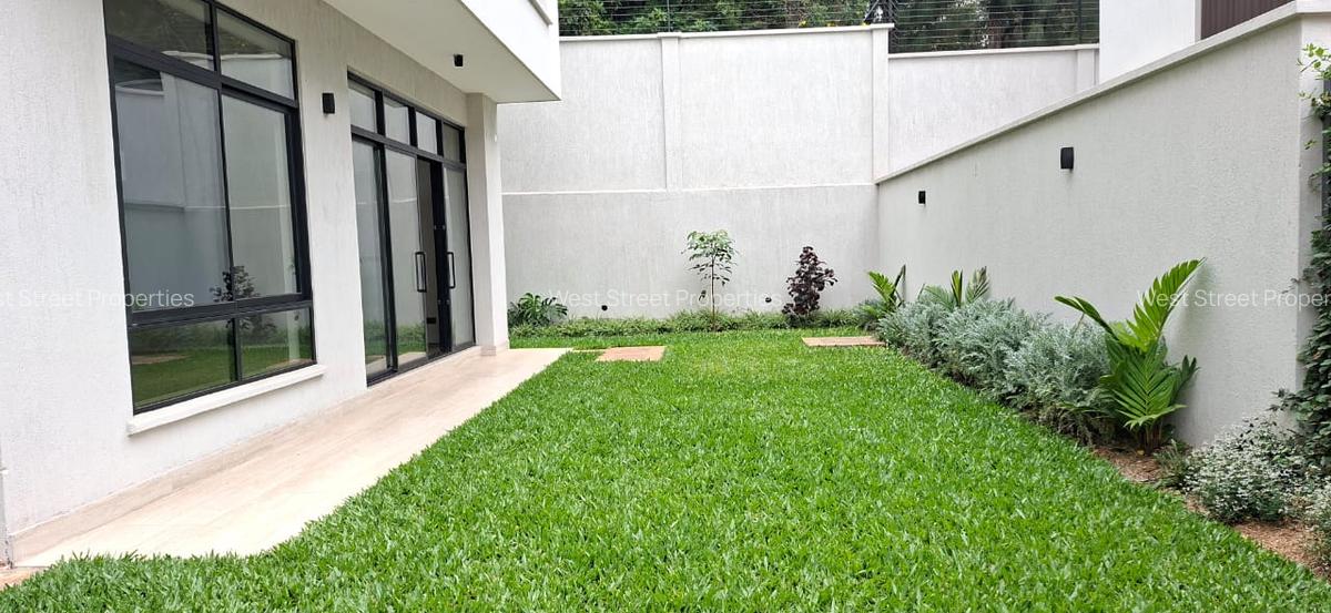 5 Bed Villa with En Suite at Lavington - 12