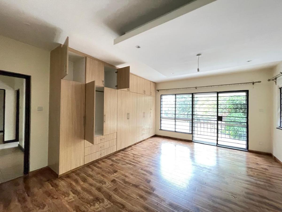 3 Bed Apartment with En Suite in Kilimani - 14