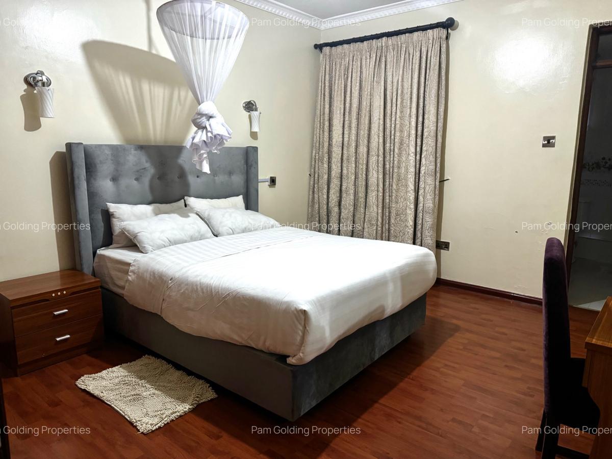 Serviced 2 Bed Apartment with En Suite at Church Road - 10