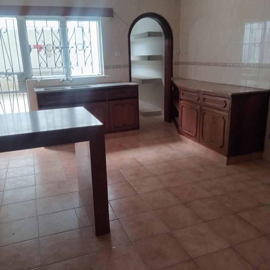 4 Bed Townhouse with En Suite in Westlands Area - 5