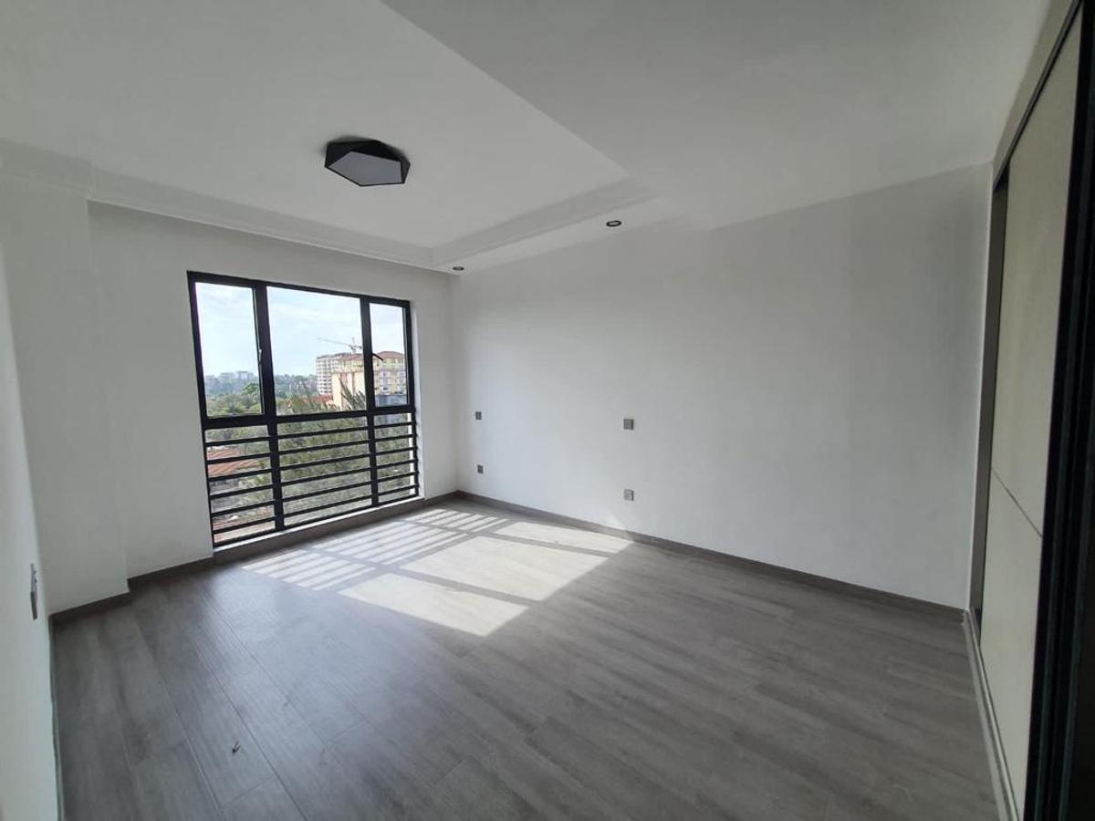 3 Bed Apartment with En Suite at Muringa Road - 15