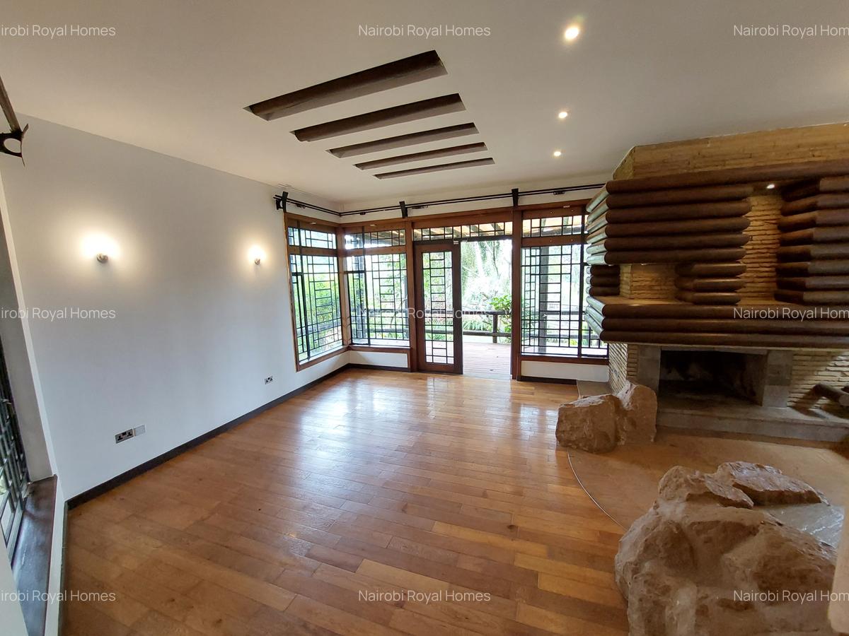 5 Bed House with En Suite at Lake View - 5