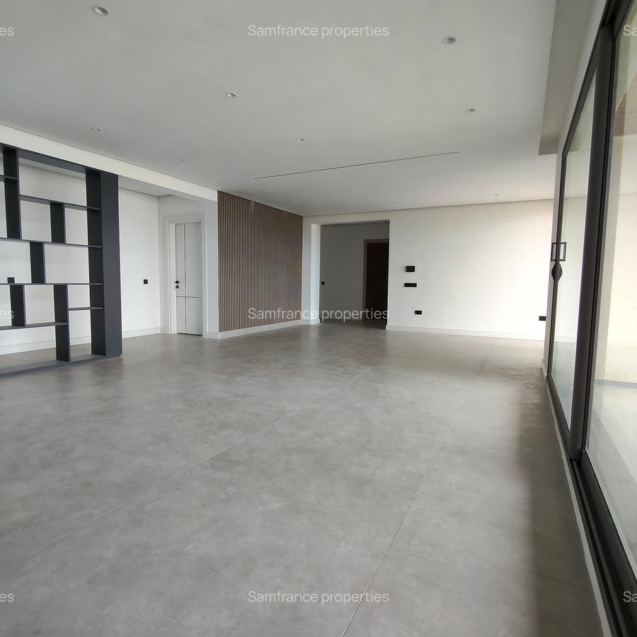 Serviced 3 Bed Apartment with En Suite at 5Th Avanue - 11