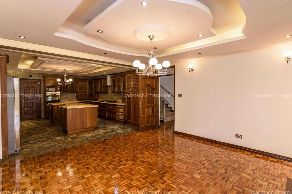 4 Bed House with En Suite in Runda - 11