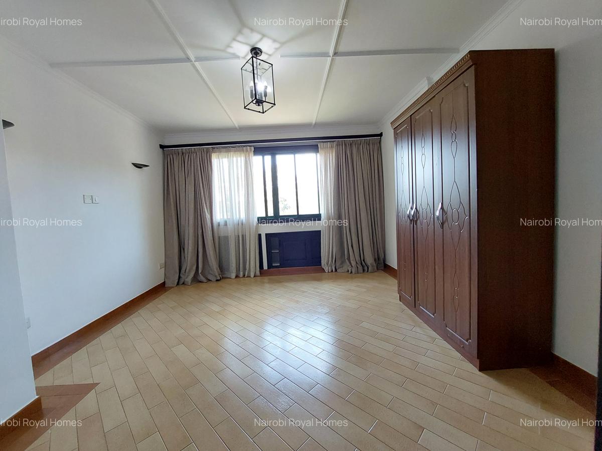 4 Bed House with En Suite at Y67 - 12