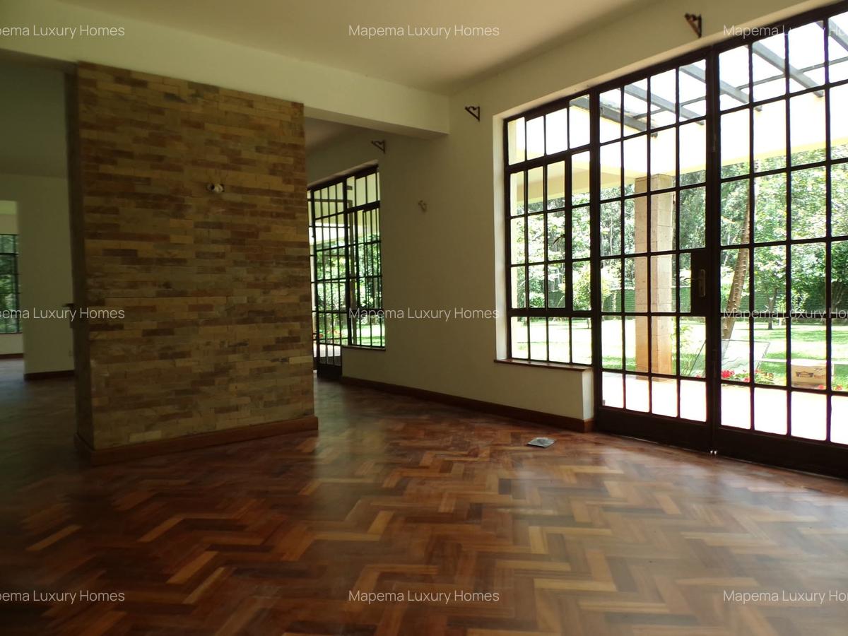 4 Bed House with En Suite at Windy Ridge - 3