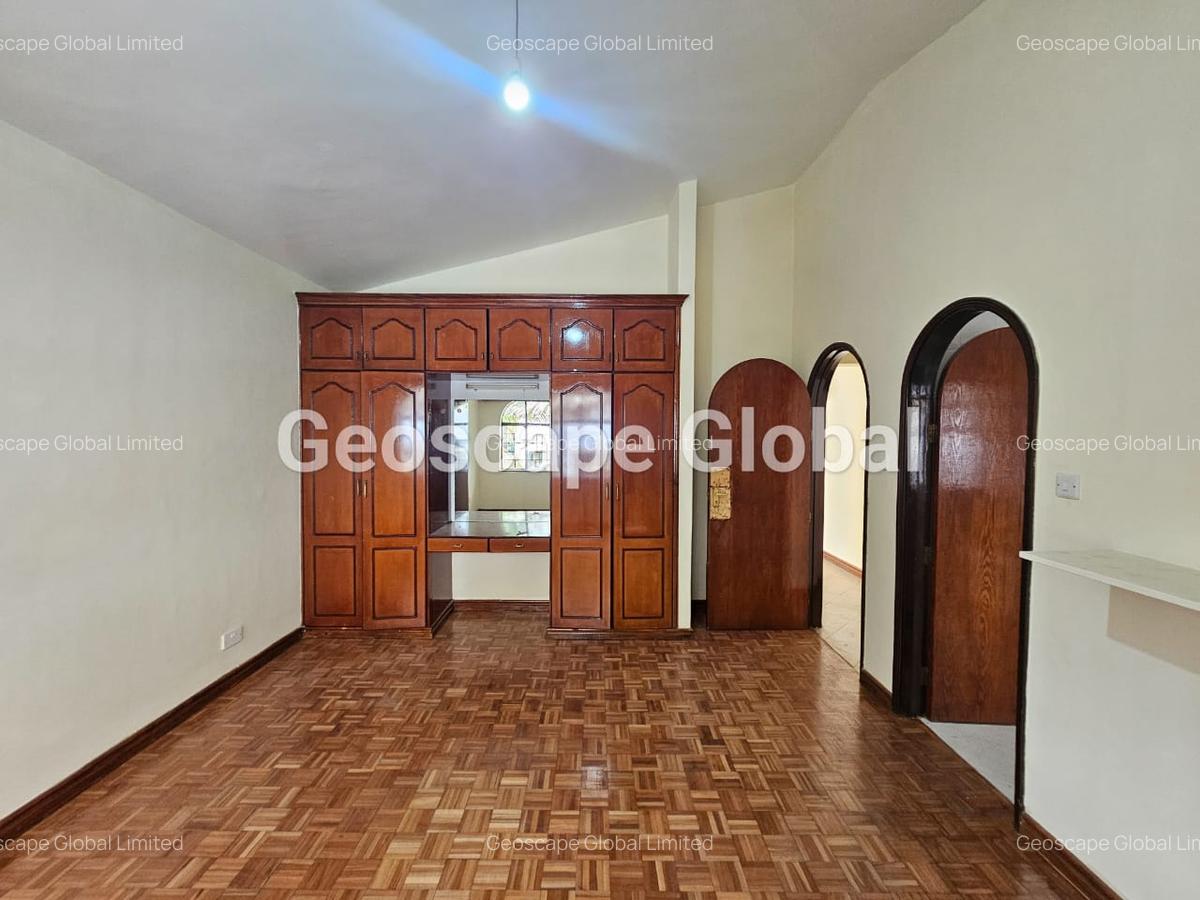 5 Bed Townhouse with En Suite in Riverside - 5