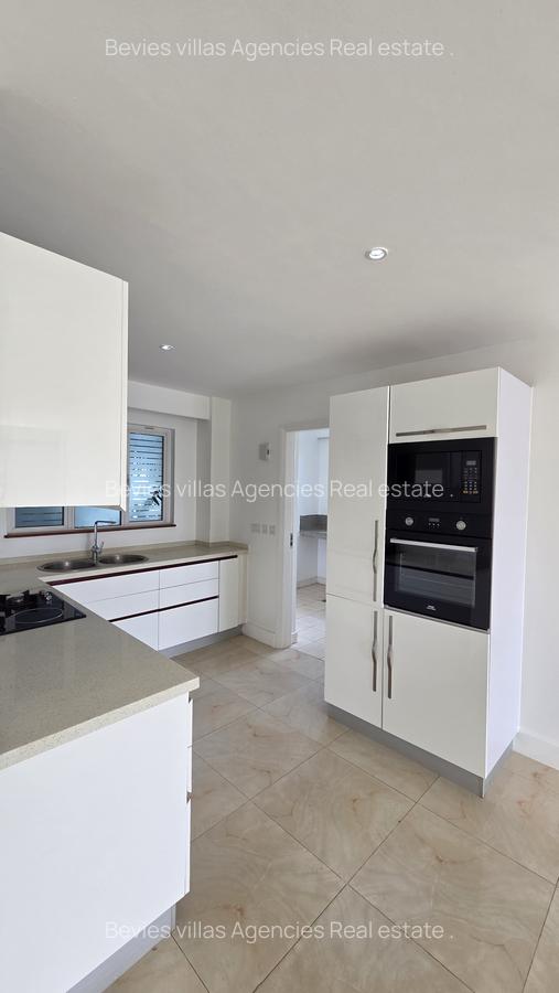 2 Bed Apartment with En Suite at Westlands - 10