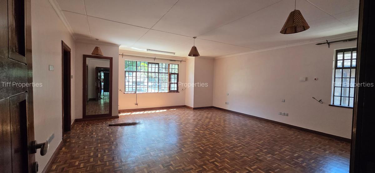 4 Bed Townhouse in Spring Valley - 6