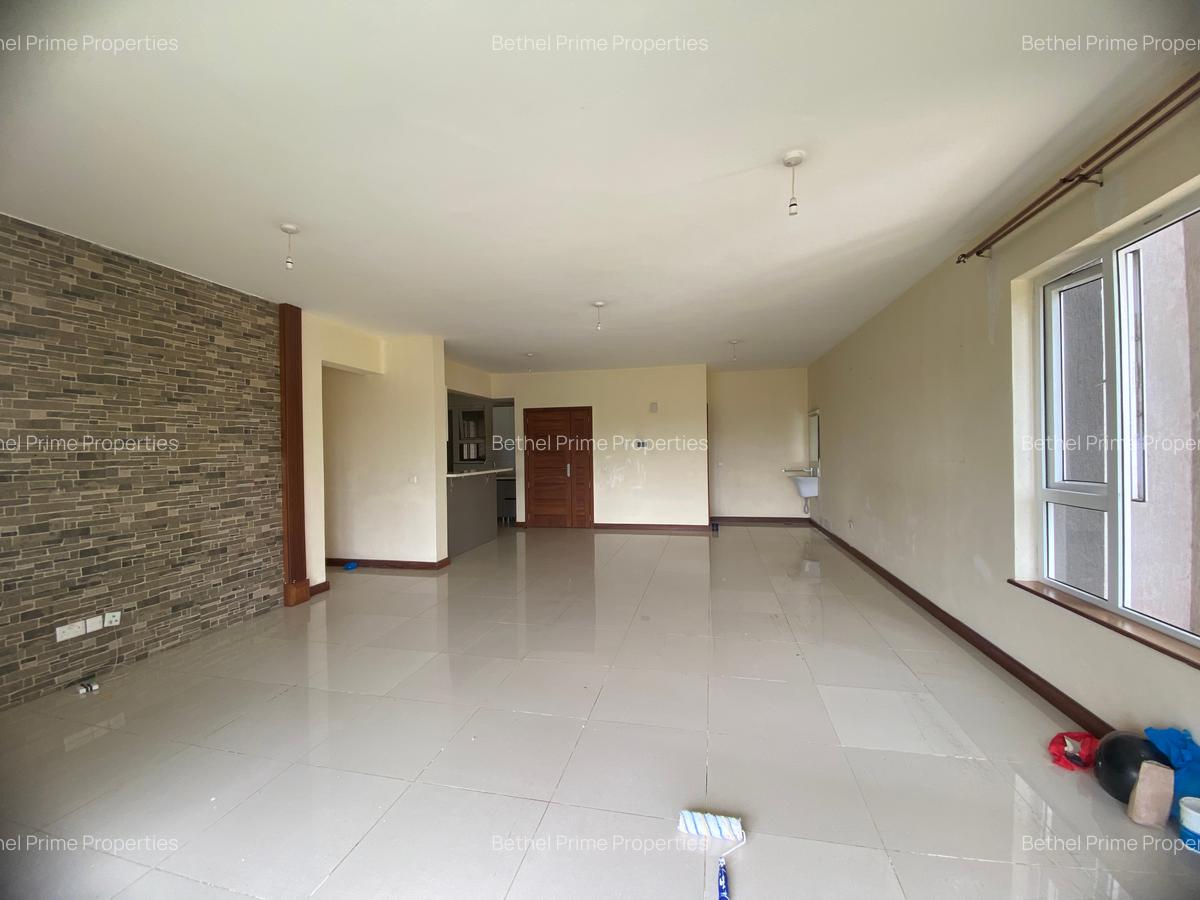 4 Bed Apartment with En Suite in Parklands - 7
