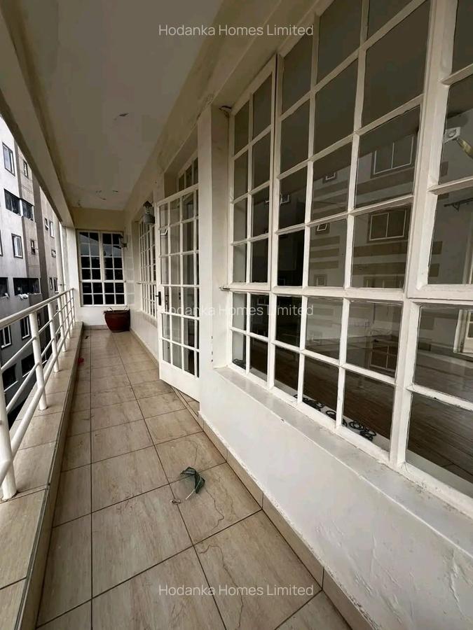 Serviced 2 Bed Apartment with En Suite in Kilimani - 4