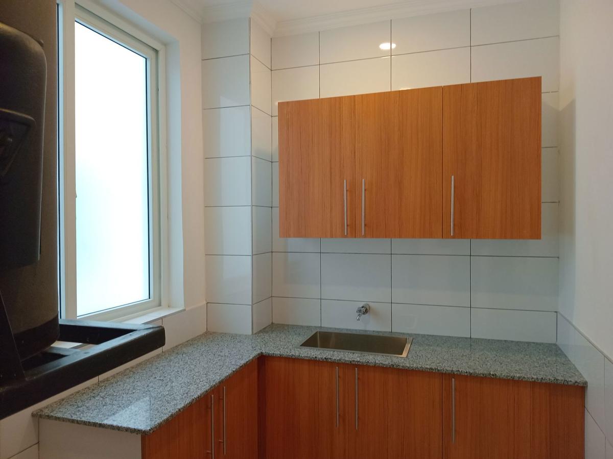 3 Bed Apartment with En Suite in Parklands - 14