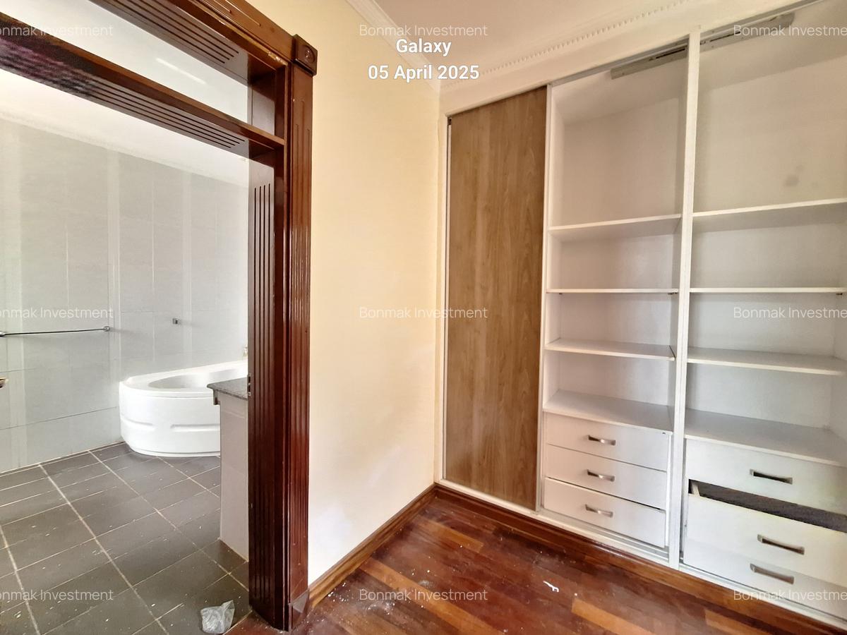 4 Bed Townhouse with En Suite at Kyuna Rise - 16