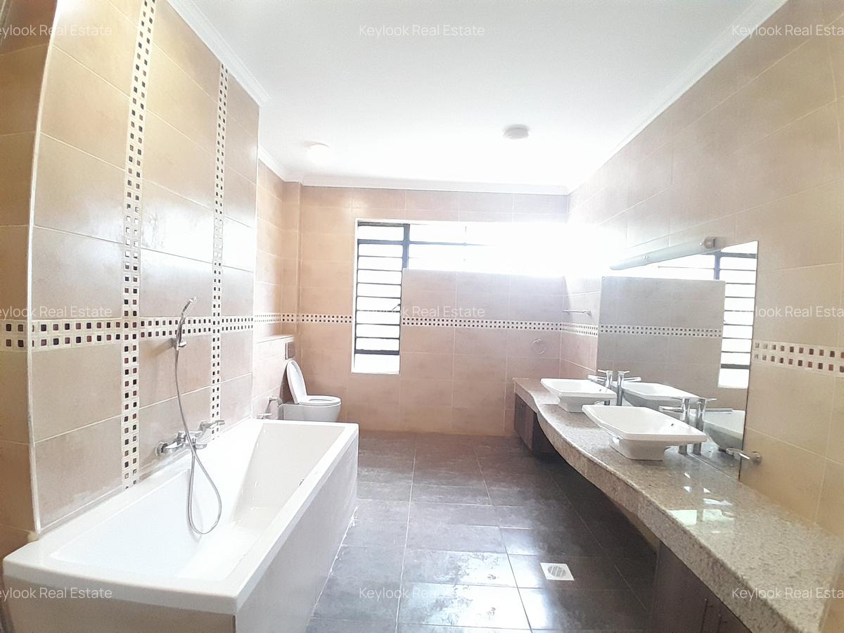 5 Bed Townhouse with En Suite at Lavington - 5