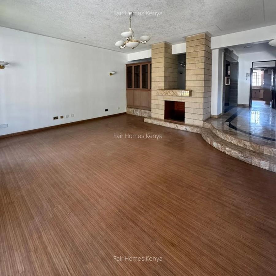 5 Bed Townhouse with En Suite at Convent Drive - 3