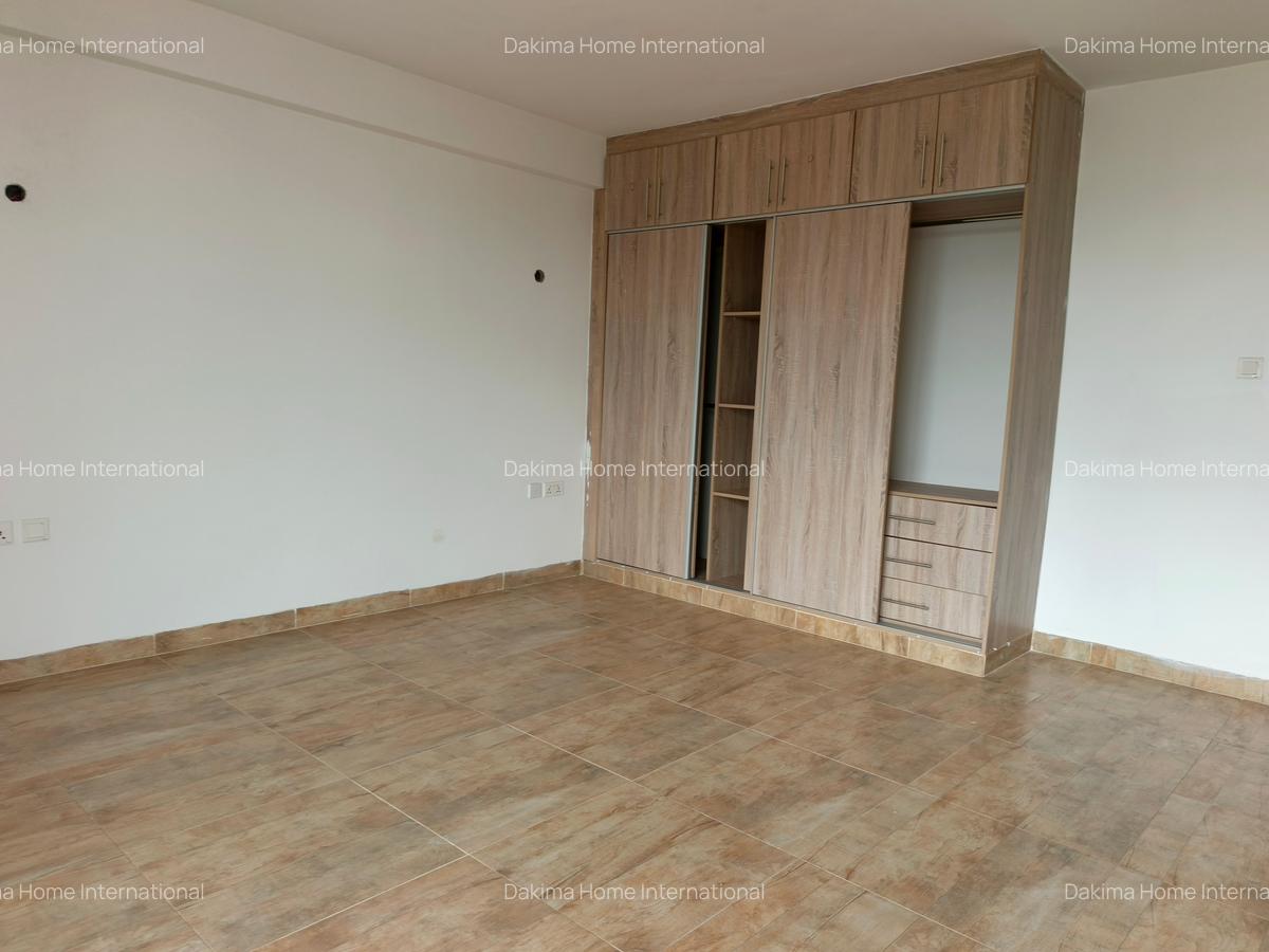 4 Bed Apartment with En Suite in Spring Valley - 16