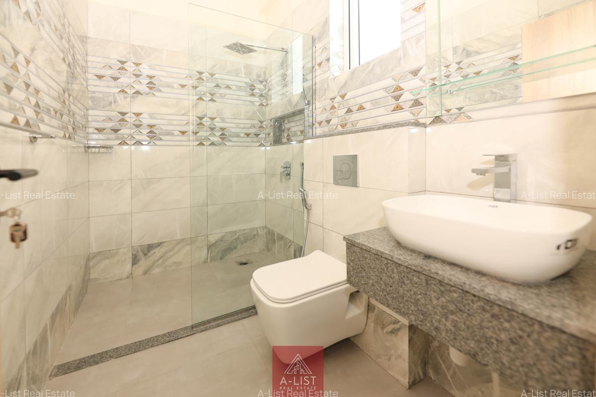 4 Bed Apartment with En Suite at 4Th Parklands - 13