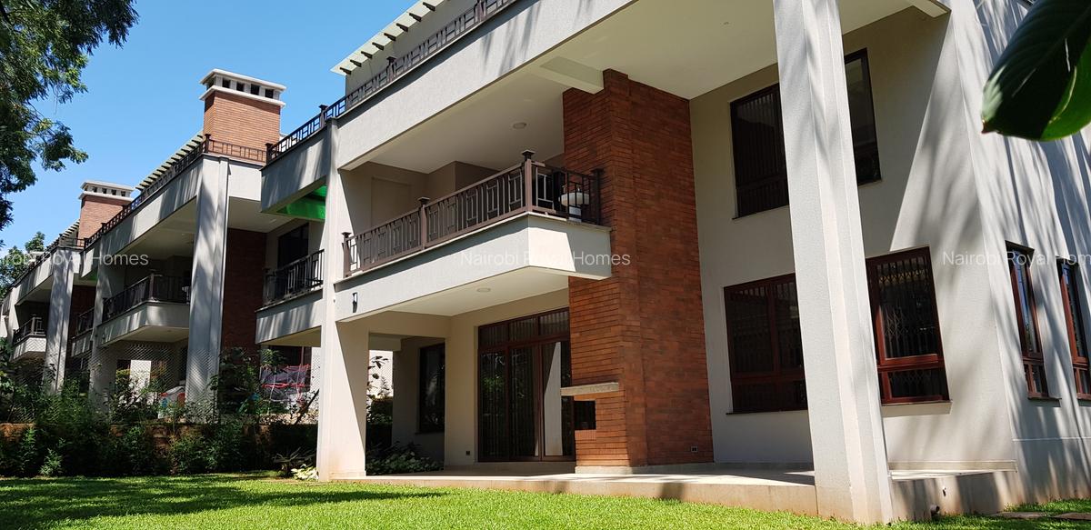 6 Bed Townhouse with En Suite at Lavington Green - 15