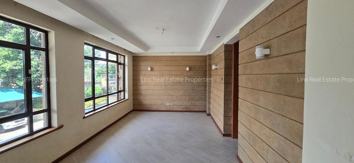 5 Bed Townhouse with En Suite in Lavington - 4