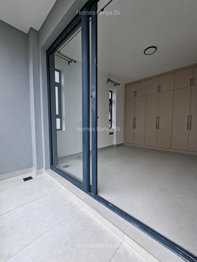 2 Bed Apartment in Brookside - 8