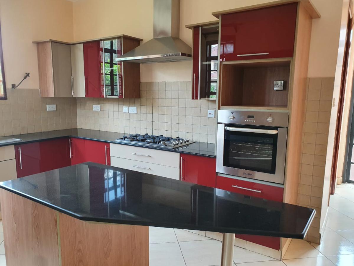 4 Bed House with En Suite in Karen - 2