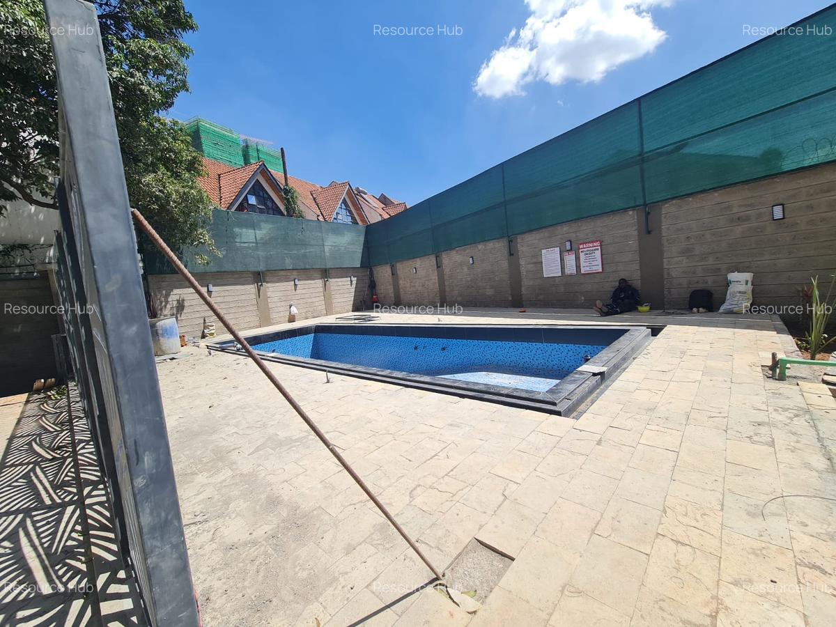 3 Bed Apartment with En Suite at Off Brook House Drive - 2