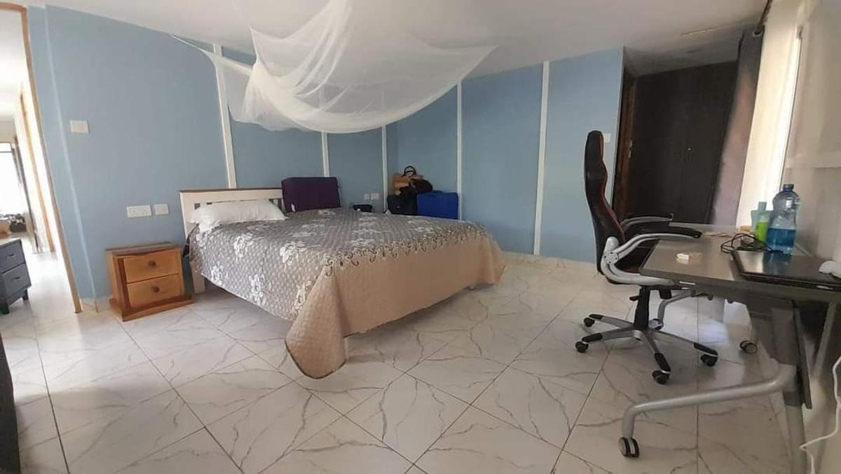 4 Bed House with En Suite in Spring Valley - 6