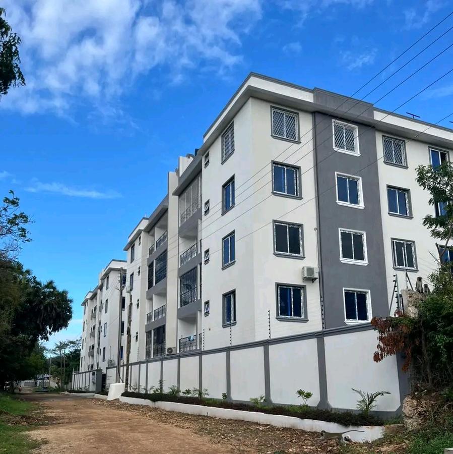 2 Bed Apartment with En Suite at Mt Kenya - 6