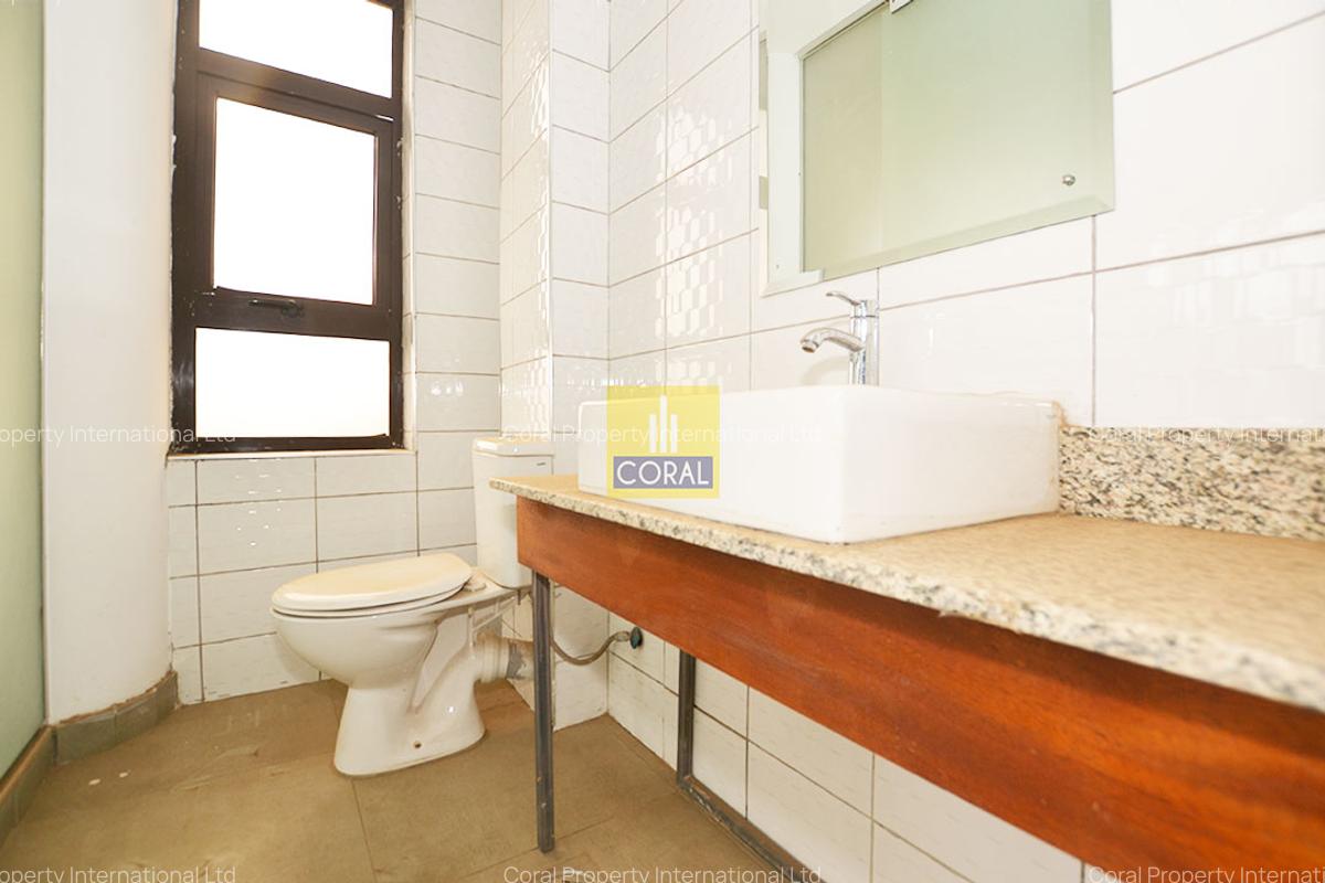 5 Bed House in Riverside - 10