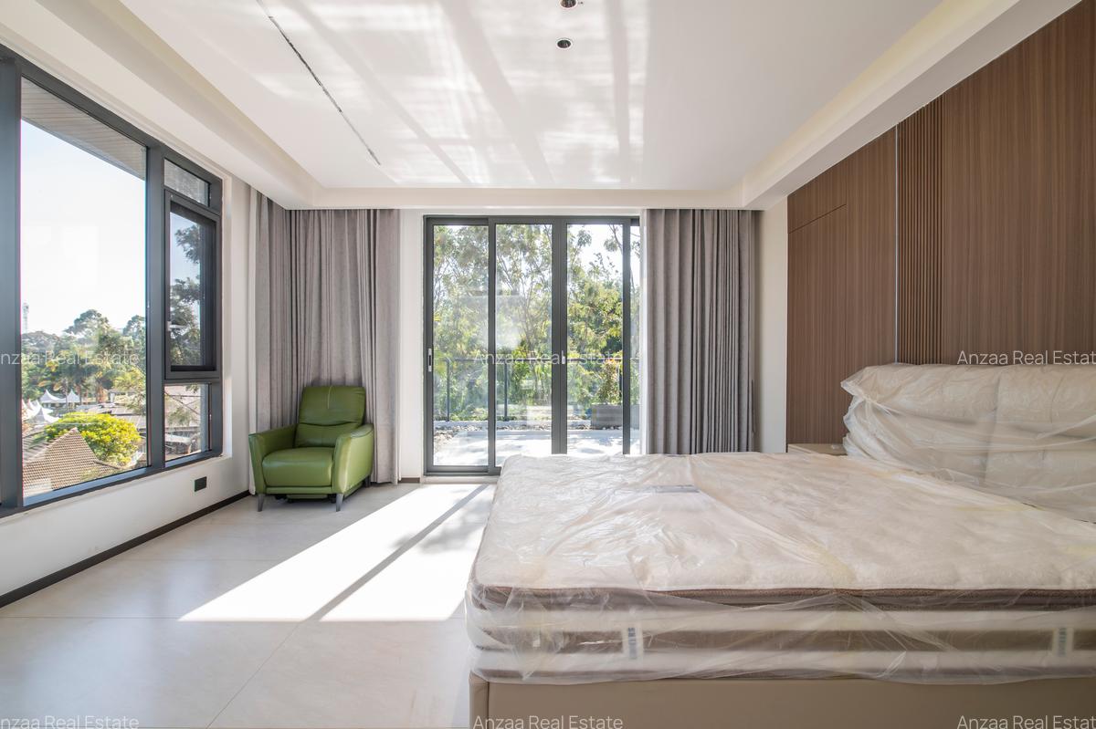 5 Bed Villa with En Suite at Jacaranda Avenue - 18