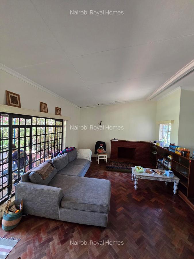 3 Bed House with En Suite at Lavington Green - 10