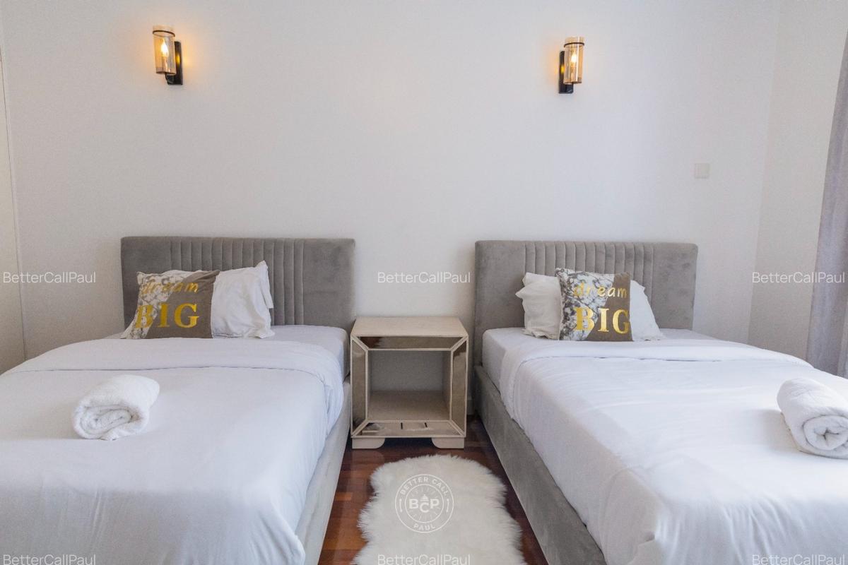 Serviced 2 Bed Apartment with En Suite at Kitale Lane - 14