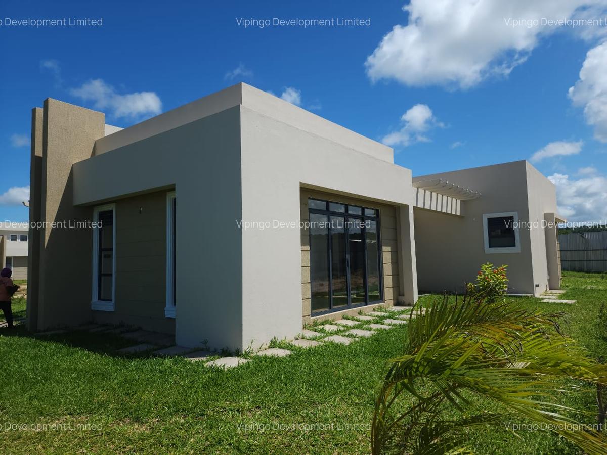 4 Bed House with En Suite at Awali Estate - 9