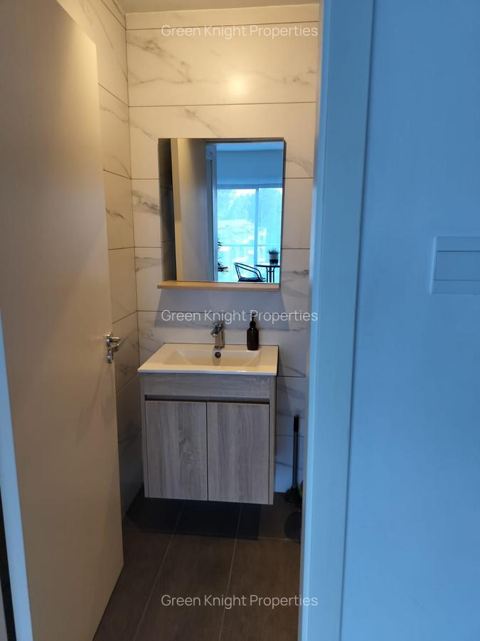 Serviced 2 Bed Apartment with En Suite in Lavington - 6